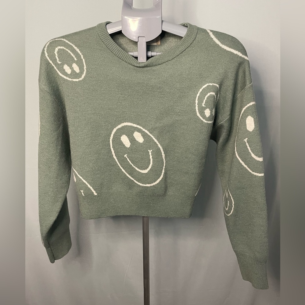 Altar’d State cropped Green Smiley Face‎ Sweater XS